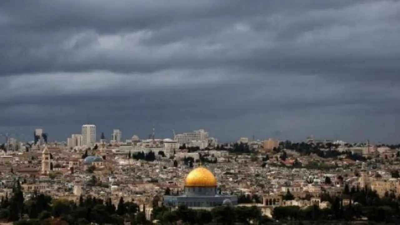 طقس فلسطين يشهد انخفاضًا طفيفًا في درجات الحرارة اليوم